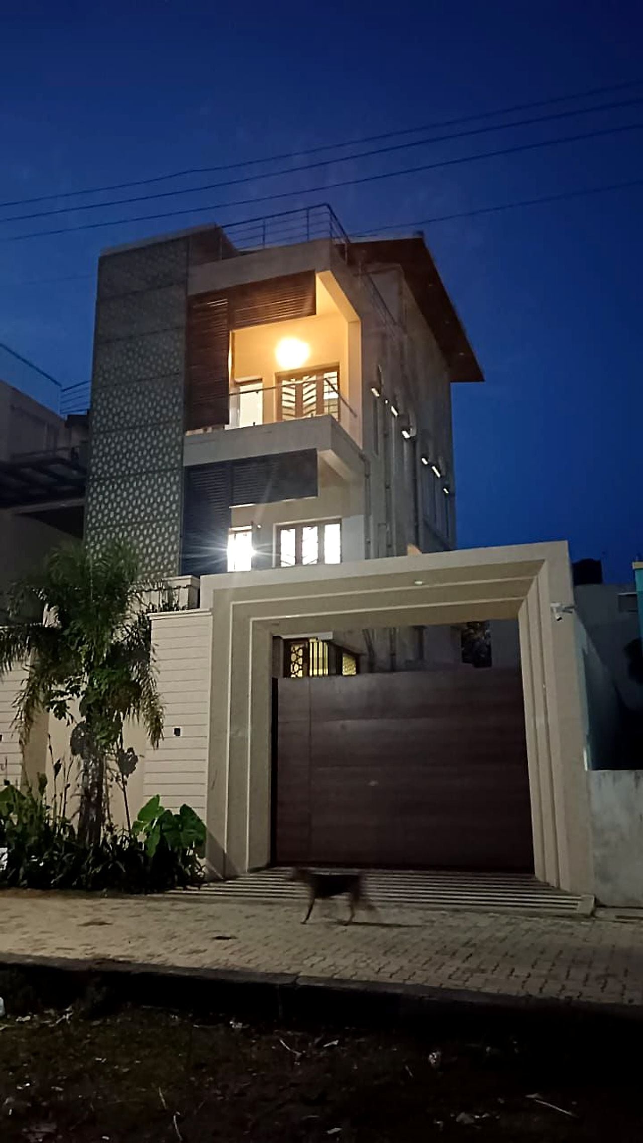 Completed residence with aluminium louver screen and shutter by Boss Fabrication